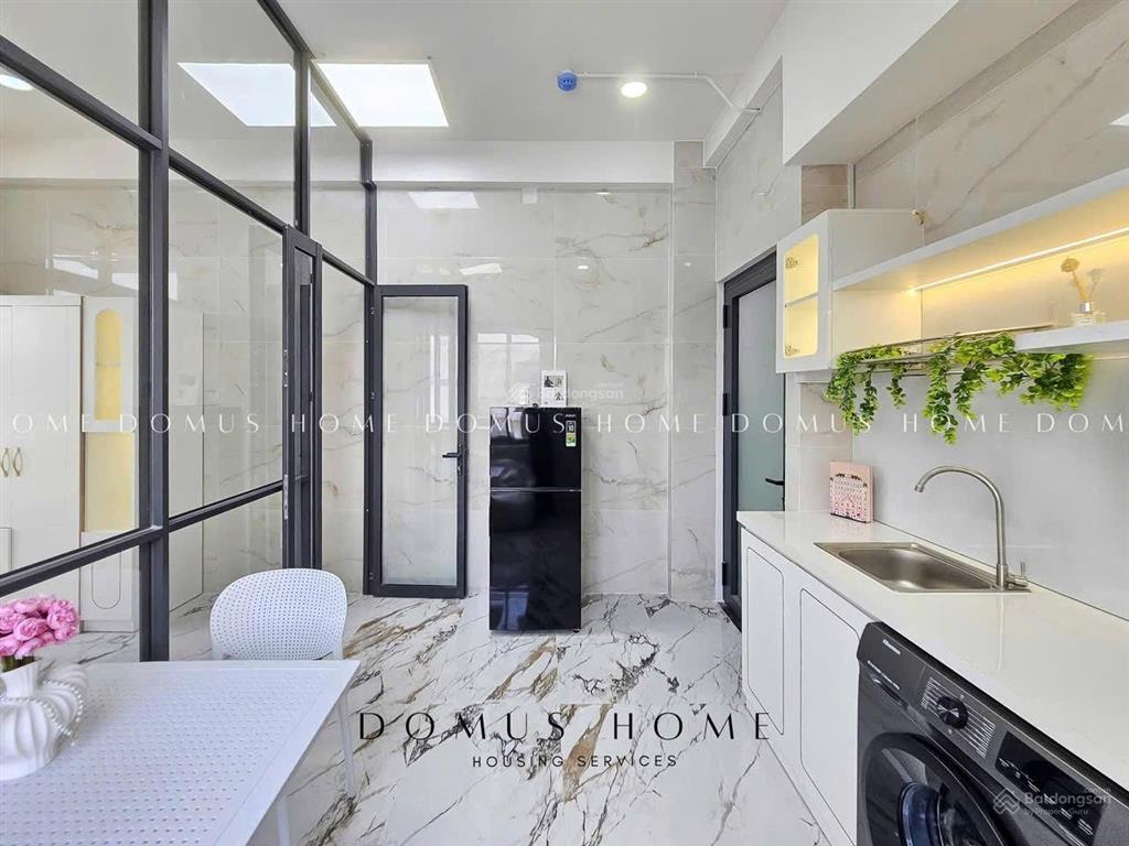 Siêu phẩm 1pn fnt cao cấp mg riêng gần tdtrmitlotteufm cầu kênh tẻ sát quận 1 quận 4 quận 8