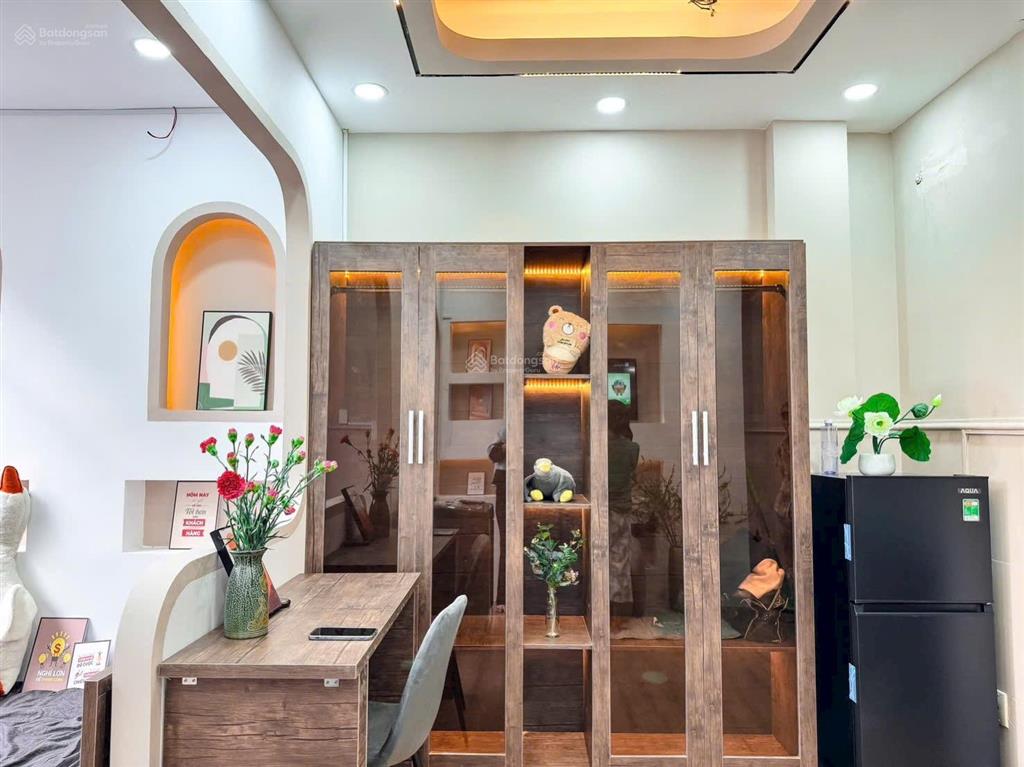Chdv 1pn fnt cao cấp ban công thoáng mg riêng giá rẻ sát tdturmitlotte dễ đi q1q4q8