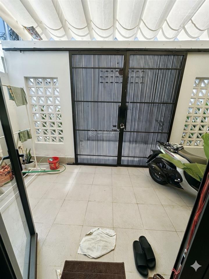 Giảm sóc 3xx tr  còn 6 tỷ  hưng phú phường chánh hưng q8 * dt 70m (5.4 x 13m ) 0949 757 ***