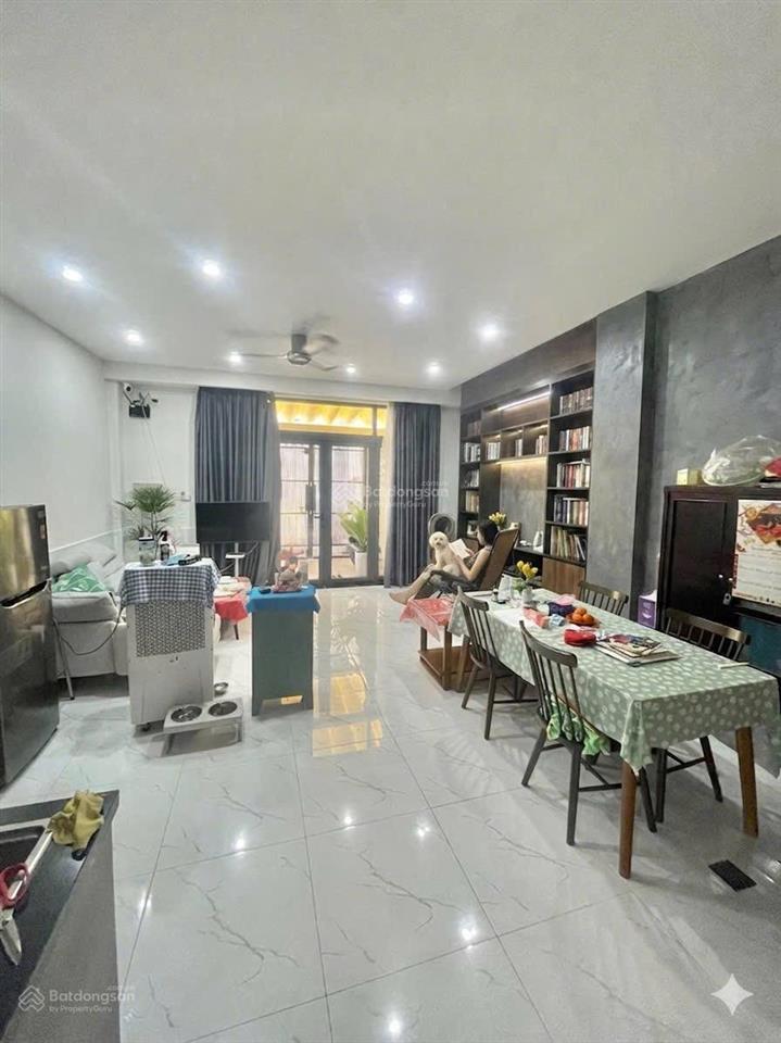 Giảm sóc 3xx tr  còn 6 tỷ  hưng phú phường chánh hưng q8 * dt 70m (5.4 x 13m ) 0949 757 ***