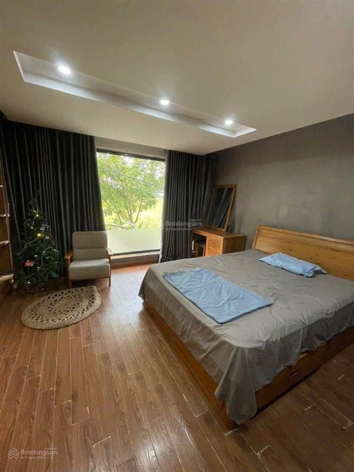 Bán đất tặng nhà nguyễn văn cưái mộ chỉ hơn 15 tỉ. ô tô tránh, lô góc 3 thoáng. mặt tiền hơn 6m.