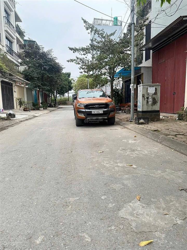 Bán đất tặng nhà nguyễn văn cưái mộ chỉ hơn 15 tỉ. ô tô tránh, lô góc 3 thoáng. mặt tiền hơn 6m.