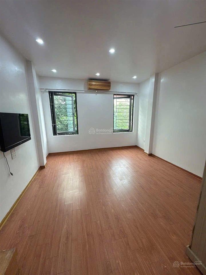 Bán nhà dân xây ngọc thụy chỉ hơn 7 tỉ, 5 tầng kiên cố, 10m ra ô tô, tiện ích bạt ngàn.