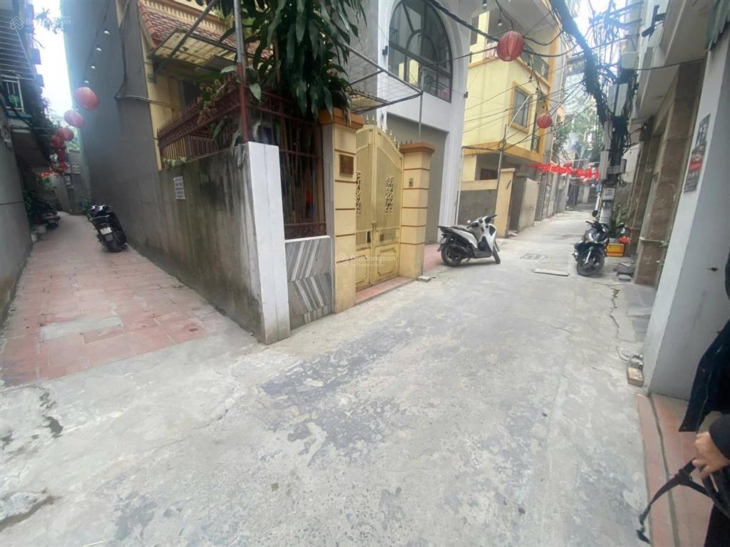 Bán nhà dân xây ngọc thụy chỉ hơn 7 tỉ, 5 tầng kiên cố, 10m ra ô tô, tiện ích bạt ngàn.