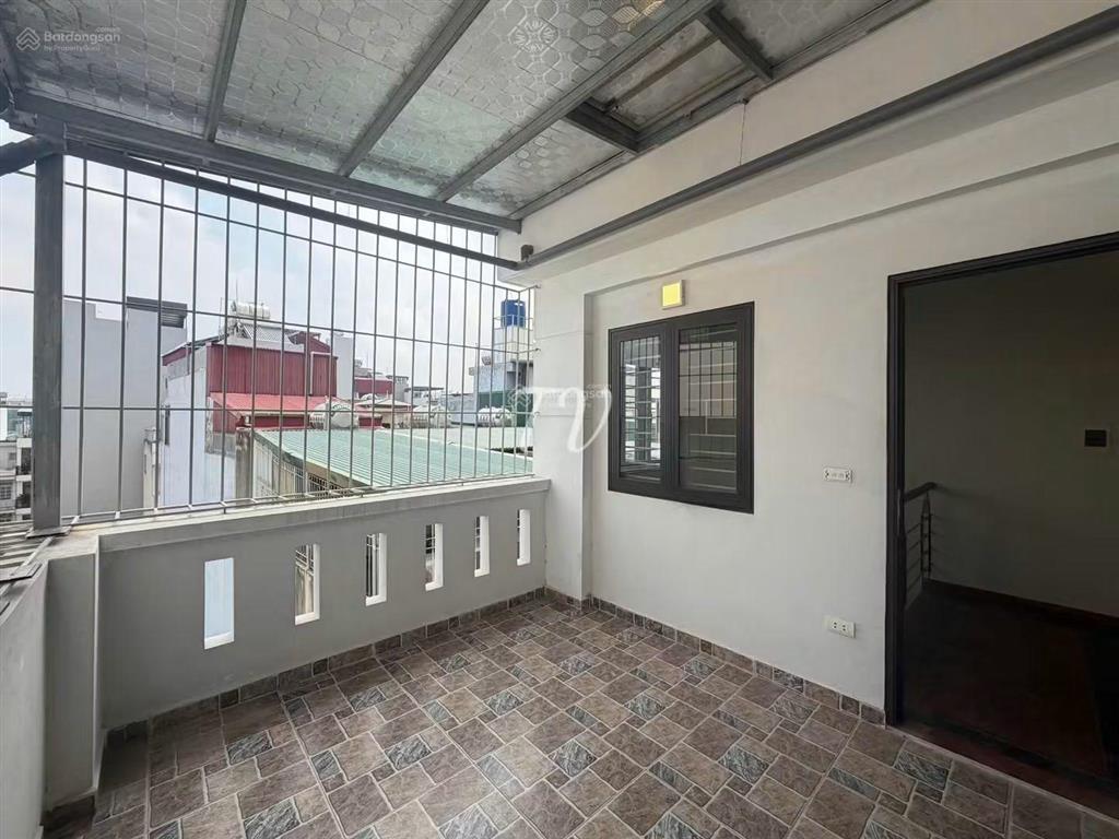 Nguyên căn tư đình  cổ linh 6 tầng thang máy chỉ 14tr, ô tô tránh, phù hợp ở, văn phòng, hội nhóm