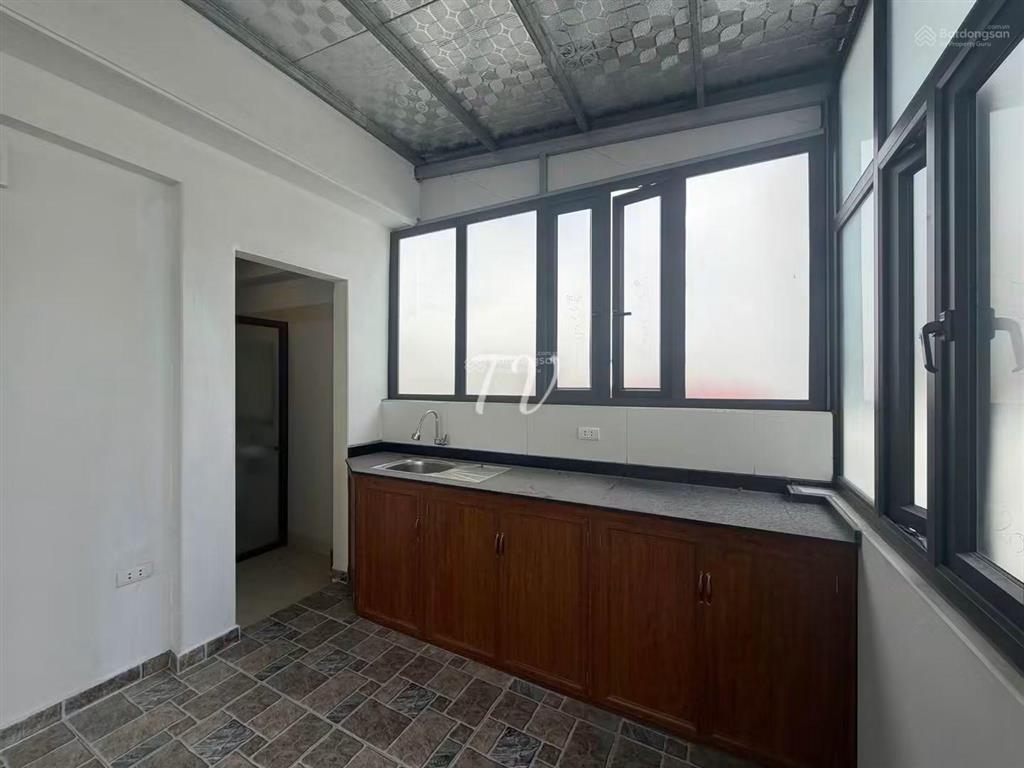 Nguyên căn tư đình  cổ linh 6 tầng thang máy chỉ 14tr, ô tô tránh, phù hợp ở, văn phòng, hội nhóm