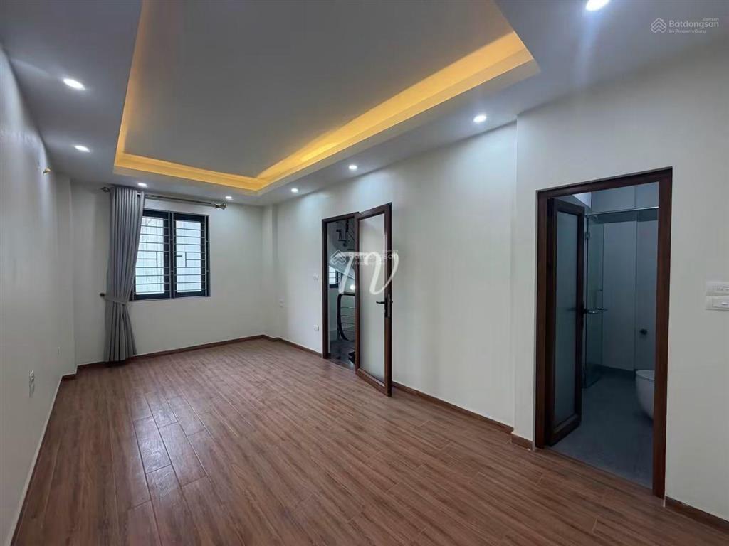 Nguyên căn tư đình  cổ linh 6 tầng thang máy chỉ 14tr, ô tô tránh, phù hợp ở, văn phòng, hội nhóm
