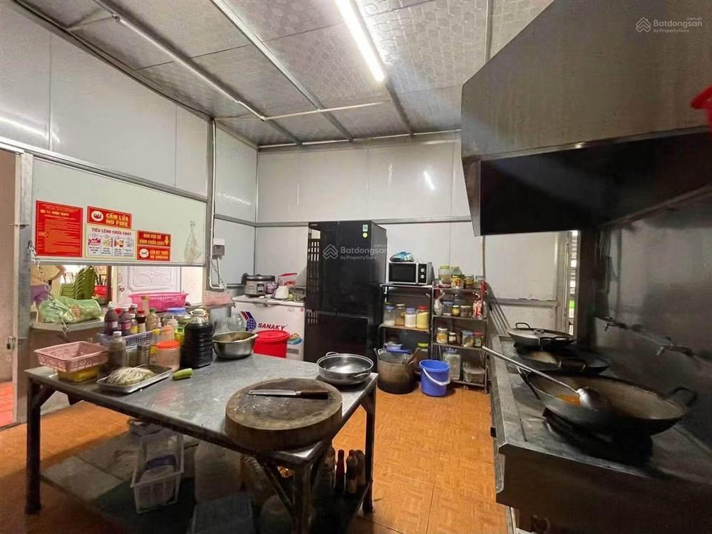 Cho thuê  sang nhượng quán nhậu cự khối  hoa động chỉ 20tr khi thuê, mặt phố, ô tô tránh