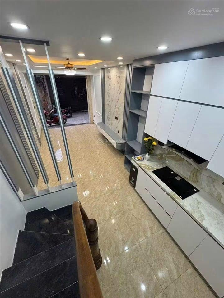 Nguyên căn tư đình  bát khối chỉ 10tr, nhà 5 tầng, 3pn ở hộ gđ cực hợp, ô tô đỗ cổng