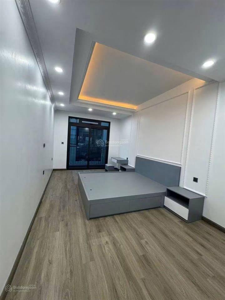 Nguyên căn tư đình  bát khối chỉ 10tr, nhà 5 tầng, 3pn ở hộ gđ cực hợp, ô tô đỗ cổng