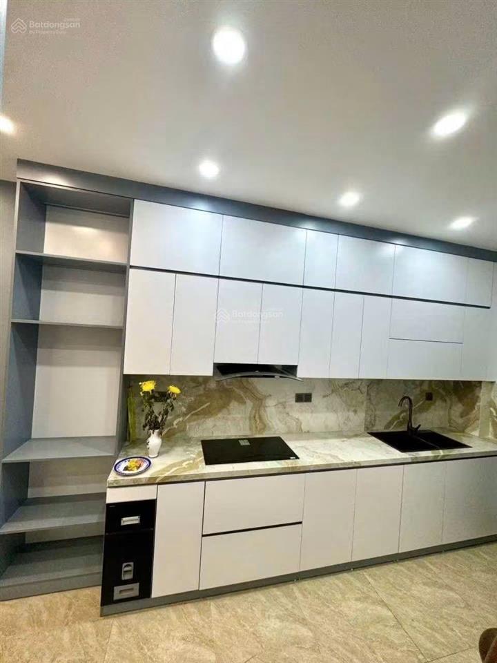 Nguyên căn tư đình  bát khối chỉ 10tr, nhà 5 tầng, 3pn ở hộ gđ cực hợp, ô tô đỗ cổng