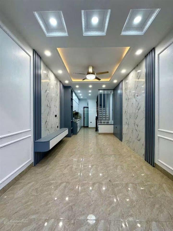 Nguyên căn tư đình  bát khối chỉ 10tr, nhà 5 tầng, 3pn ở hộ gđ cực hợp, ô tô đỗ cổng