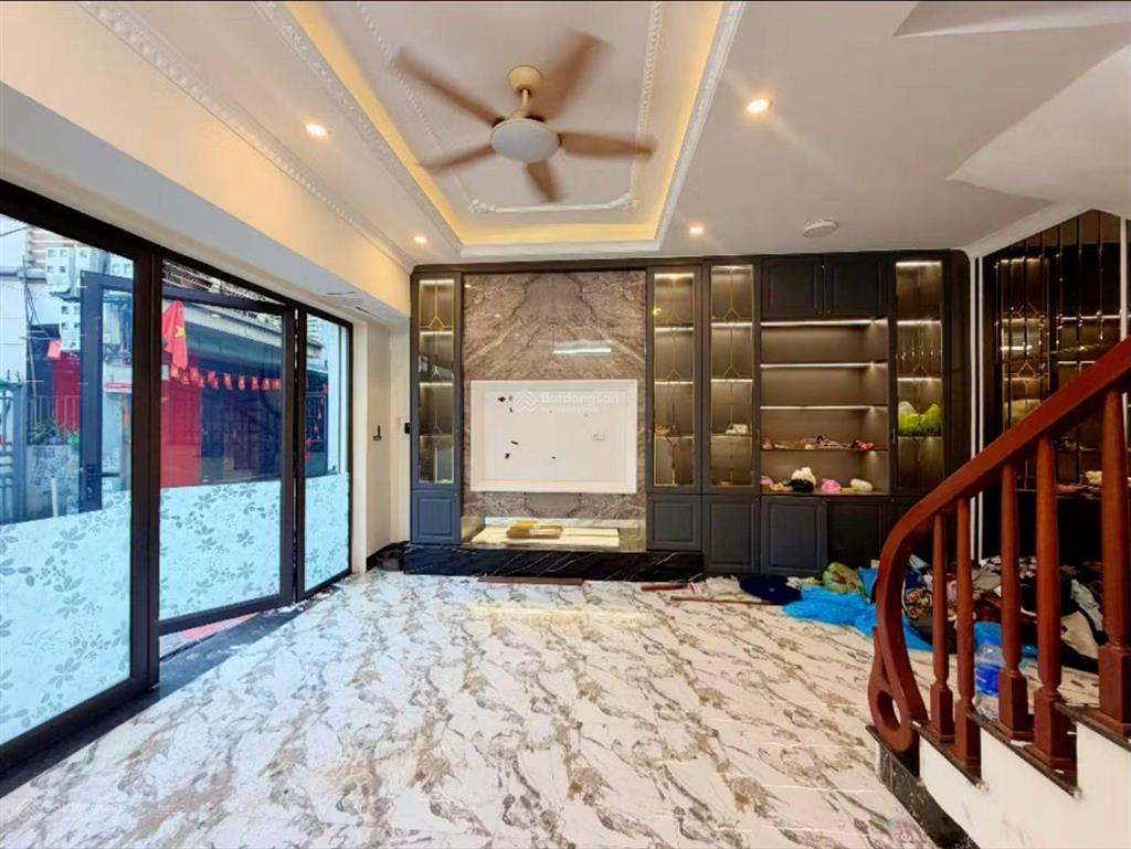 Nguyên căn 12tr phố tư đình  bát khối, nhà 6 tầng, ô tô qua. ở kinh cực đỉnh.