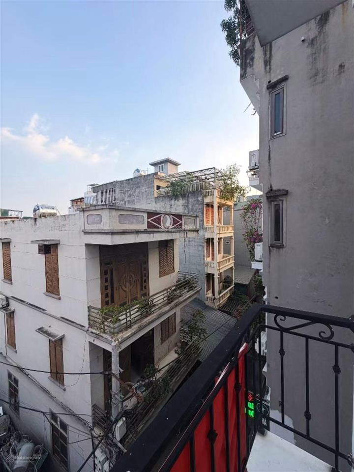 Nguyên căn 12tr phố tư đình  bát khối, nhà 6 tầng, ô tô qua. ở kinh cực đỉnh.
