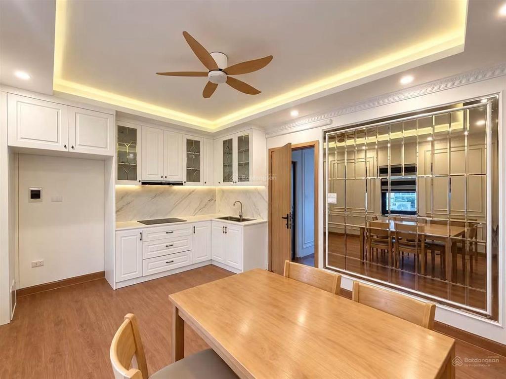 Nguyên căn 12tr phố tư đình  bát khối, nhà 6 tầng, ô tô qua. ở kinh cực đỉnh.
