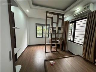 Nguyên căn cổ linh, phố trạm chỉ 10tr, 3pn, nhà thoáng, lô góc vài bước ra ô tô tránh