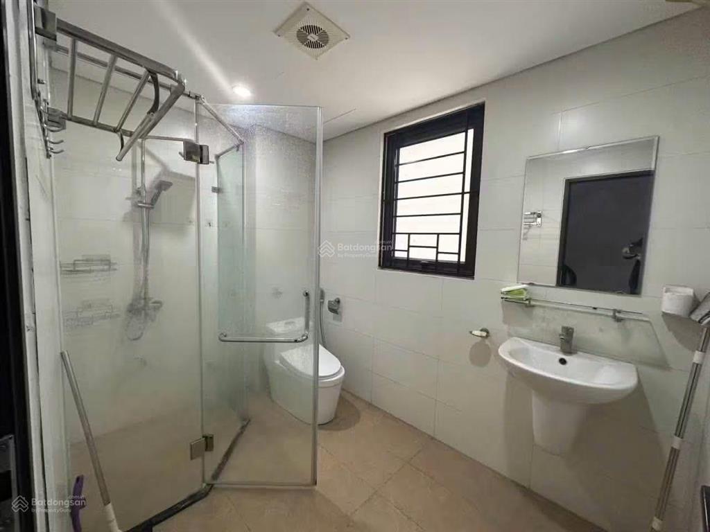 Nguyên căn cổ linh, phố trạm chỉ 10tr, 3pn, nhà thoáng, lô góc vài bước ra ô tô tránh