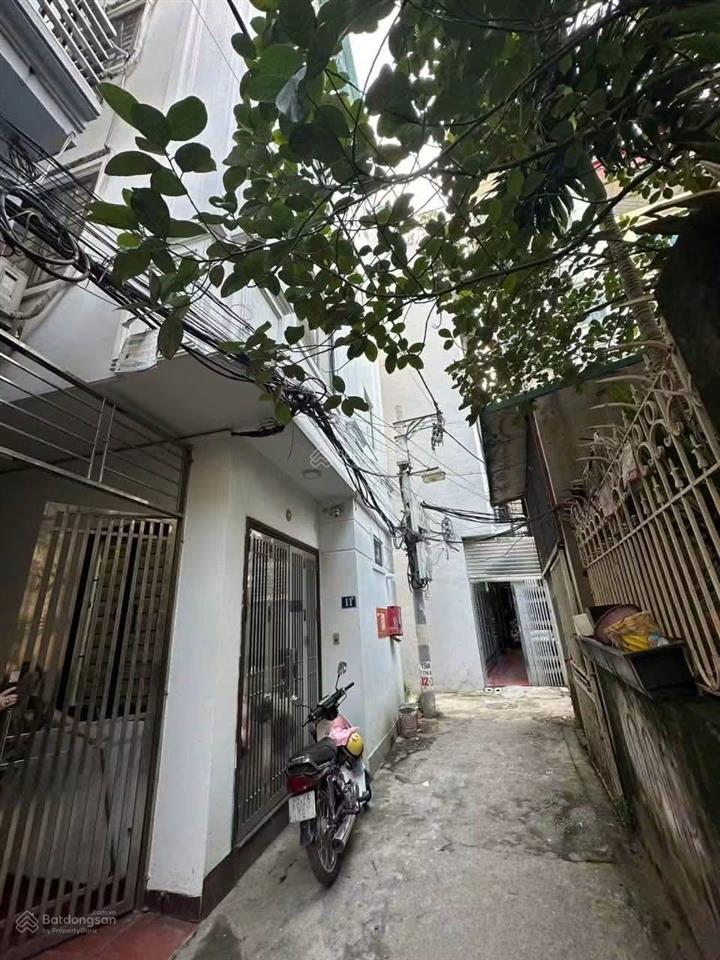 Nguyên căn cổ linh, phố trạm chỉ 10tr, 3pn, nhà thoáng, lô góc vài bước ra ô tô tránh