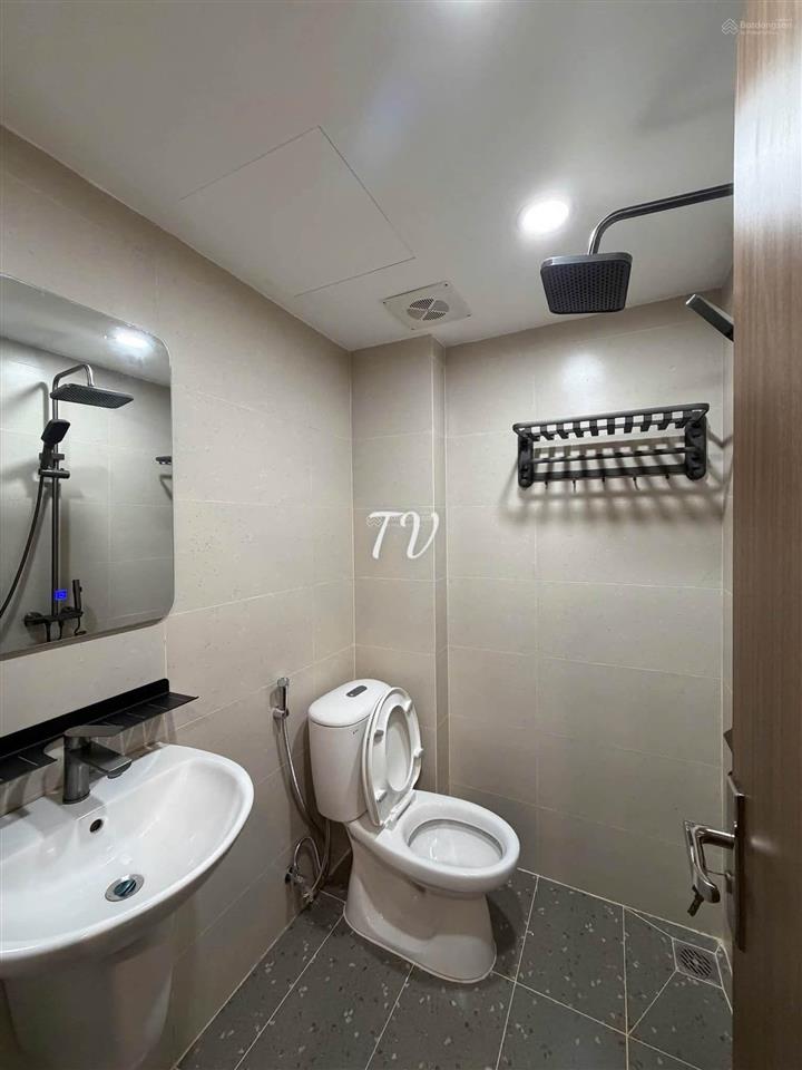 Căn hộ ngọc thụy chỉ 4.7tr, full đồ, cửa sổ thoáng, ô tô đỗ cửa