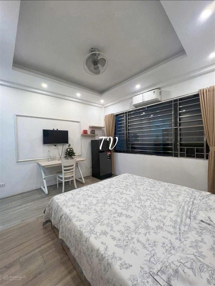 Căn hộ khép kín hoa lâm  việt hưng chỉ 4.5tr, thang máy, miễn phí dv