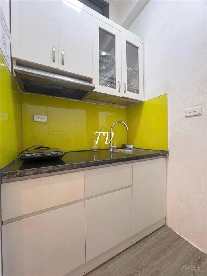 Căn hộ khép kín hoa lâm  việt hưng chỉ 4.5tr, thang máy, miễn phí dv