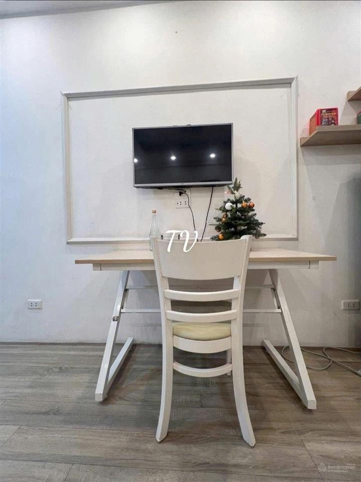 Căn hộ khép kín hoa lâm  việt hưng chỉ 4.5tr, thang máy, miễn phí dv