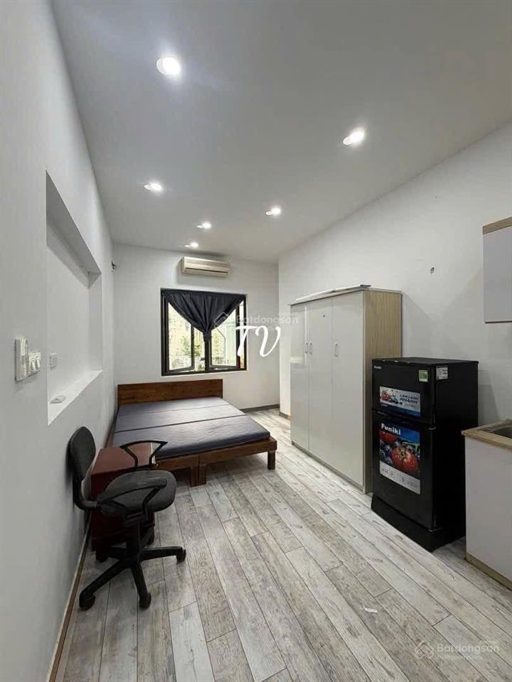 Căn studio bồ đề chỉ 4tr, full đồ, gần hồ nên cực thoáng mát