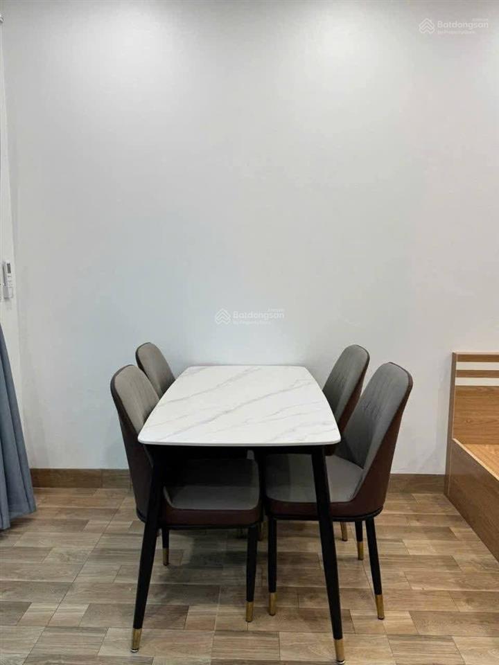 Căn hộ studio tư đình  cổ linh dt 50m2, chỉ 5.5tr, full đồ, ban công thoáng, gần chợ trường.