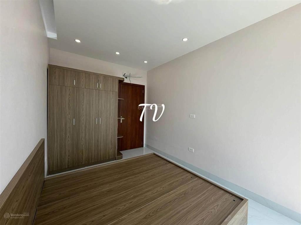 Căn hộ thạch bàn  bát khối  cổ linh chỉ 7tr, 1k1n, full đồ, ban công thoáng sáng