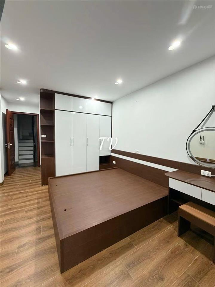 Căn hộ tư đình  bát khối chỉ 5tr, full đồ, ban công thoáng.