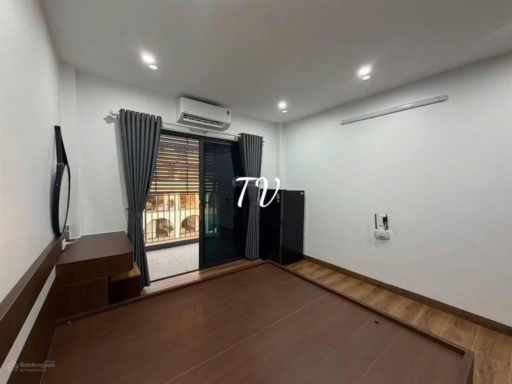Căn hộ tư đình  bát khối chỉ 5tr, full đồ, ban công thoáng.