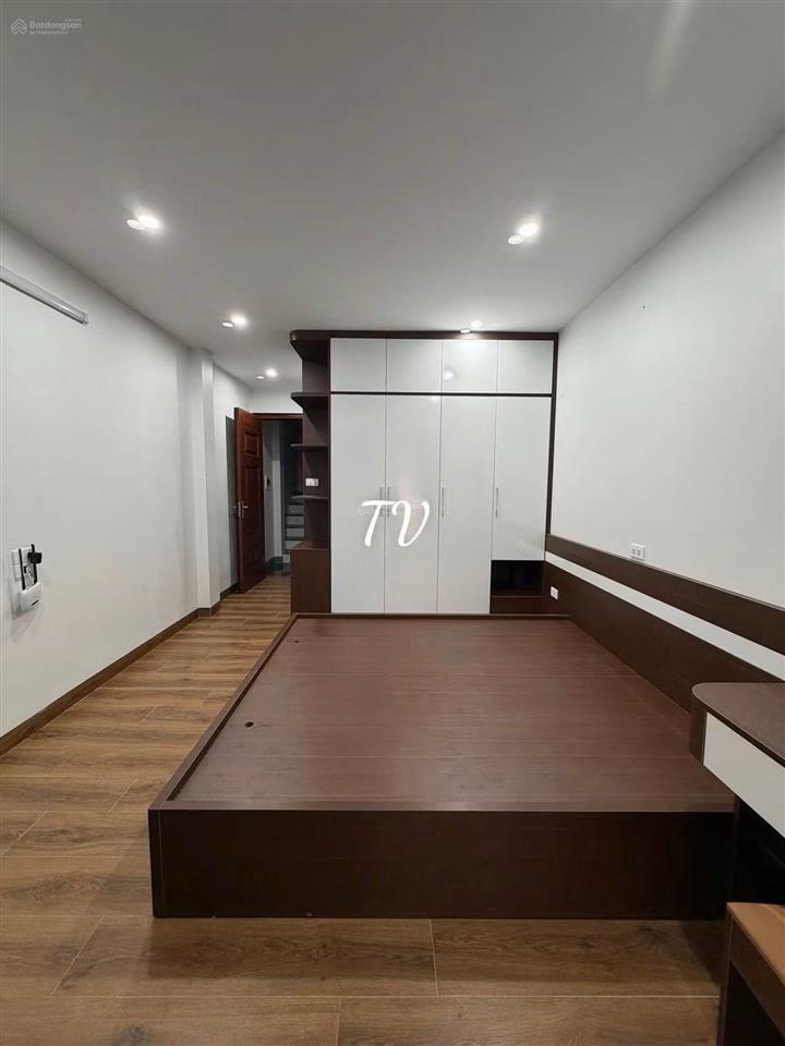Căn hộ tư đình  bát khối chỉ 5tr, full đồ, ban công thoáng.