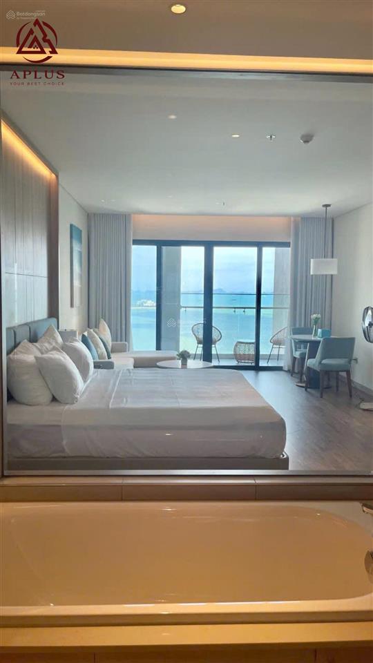 A la carte hạ long căn studio diện tích to ban công đông nam view đảo rều, giá tốt 3,15 tỷ