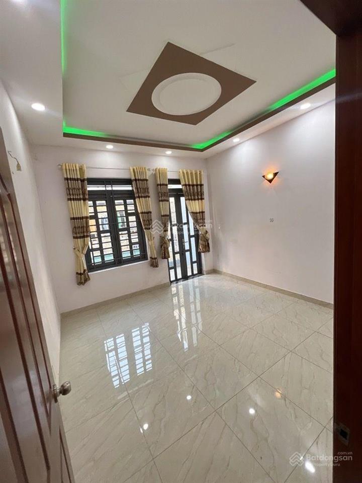 Tân phú  cách 2 căn ra mặt tiền  hoàn công đủ  nở hậu 4m tài lộc