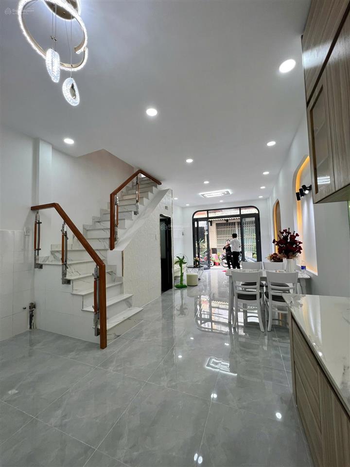 Nhà đẹp ngang 4.3m  3pn  2 mặt hẻm thông thoáng  giá nhỉnh 4 tỷ