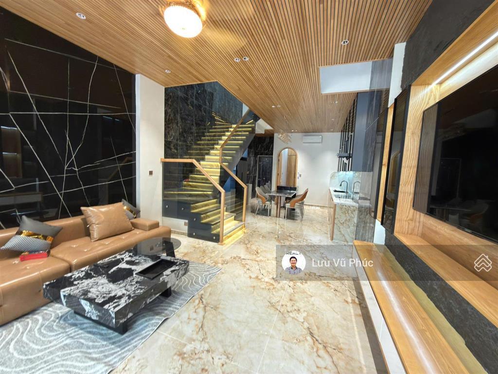 Bán nhà mặt phố tại lê thiệt, 7,6 tỷ, 72m2, 3pn, 3wc, 3 tầng, m.tiền 4.5m