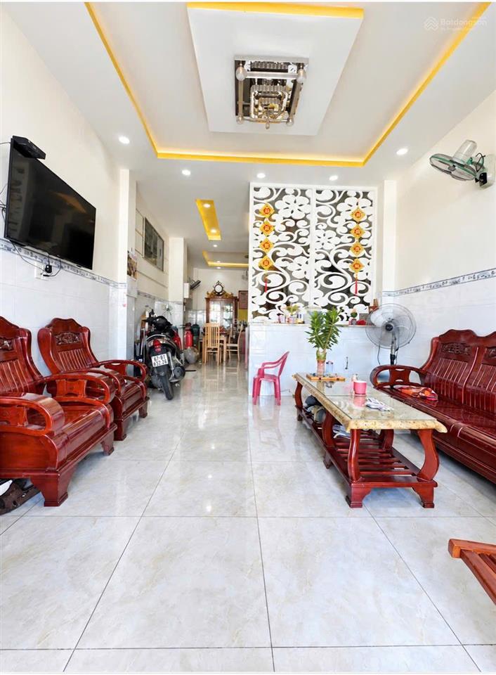 Nhà đẹp shr 4*13m chợ nữ dân công 4pn hẻm 7m thông  0762 717 ***