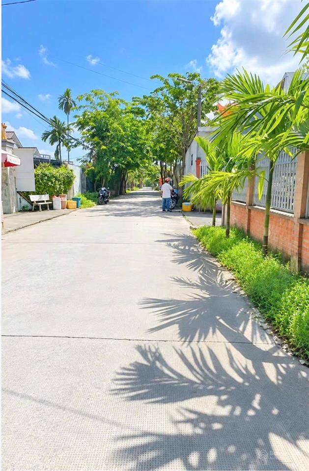 Nhà đẹp 10*30m mặt tiền đường đồng đen hẻm 6m  0762 717 ***