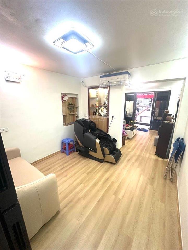 Bán tập thể tầng 1 phố 8/3 , phường quỳnh mai , hai bà trưng , nhà thoáng đẹp