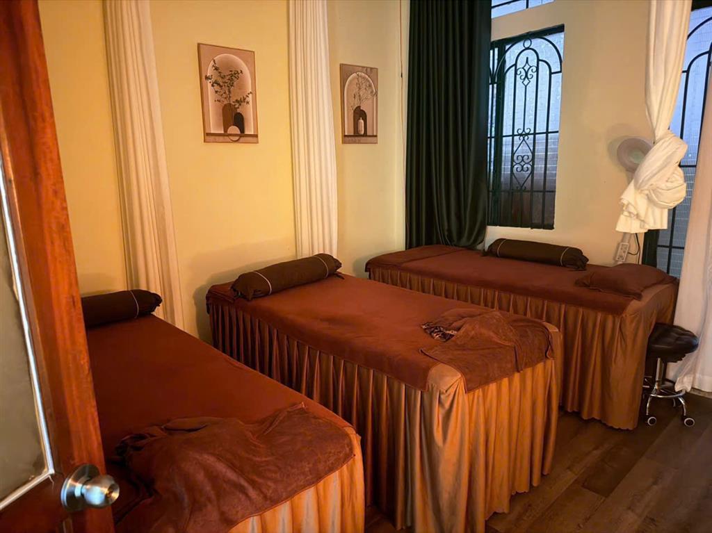 SANG NHƯỢNG / THANH LÝ TRANG THIẾT BỊ SPA – GIÁ THƯƠNG LƯỢNG TRỰC TIẾP