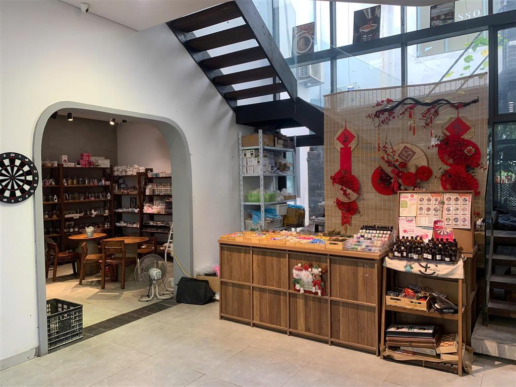 SANG NHƯỢNG QUÁN CAFE WORKSHOP HIỆN ĐẠI – VẬN HÀNH ỔN ĐỊNH Địa chỉ: Foresa 6D Tasco Xuân