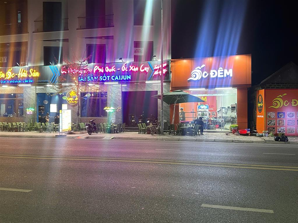 SANG NHƯỢNG NHÀ HÀNG MẶT TIỀN - TT. NÚI ĐÈO vị trí đắc địa nhất khu vực Thủy Nguyên