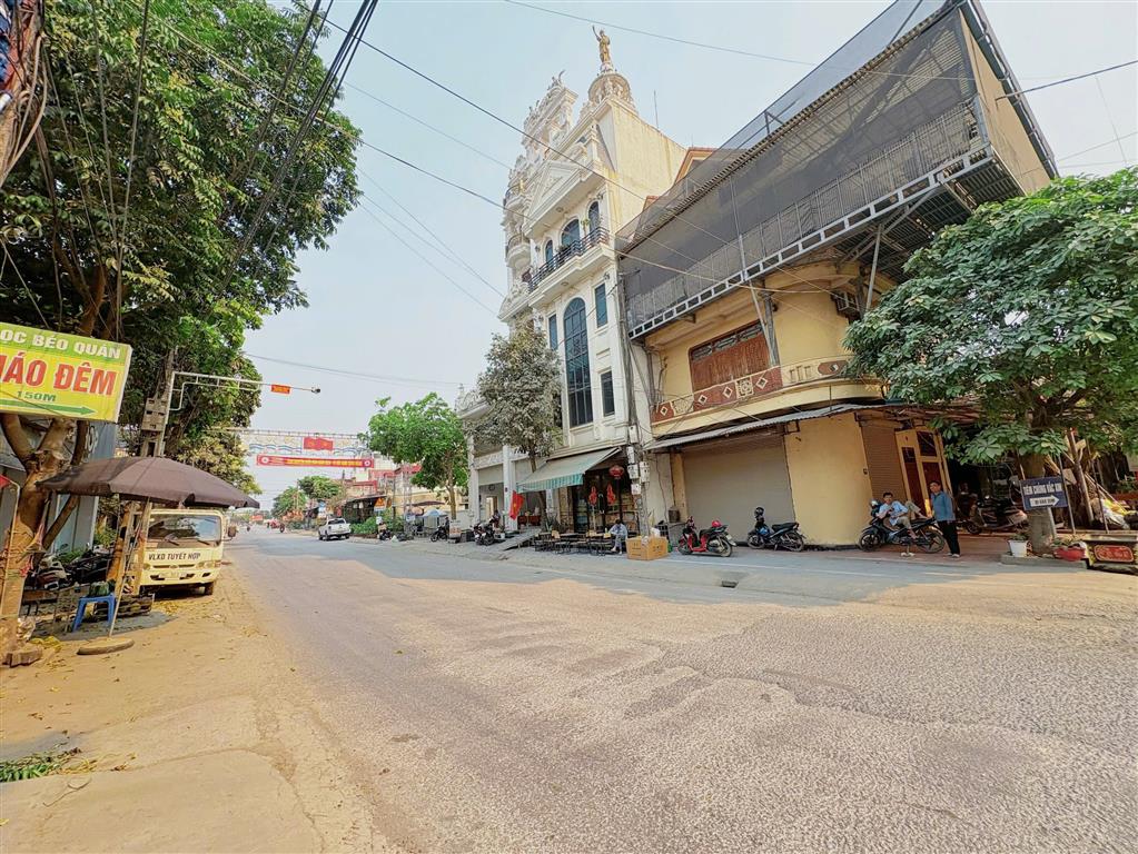CẦN CHO THUÊ MẶT BẰNG RỘNG gần 400m2 NGAY TRUNG TÂM PHỐ KIỂU - QUỐC LỘ 45 NƠI KINH DOANH