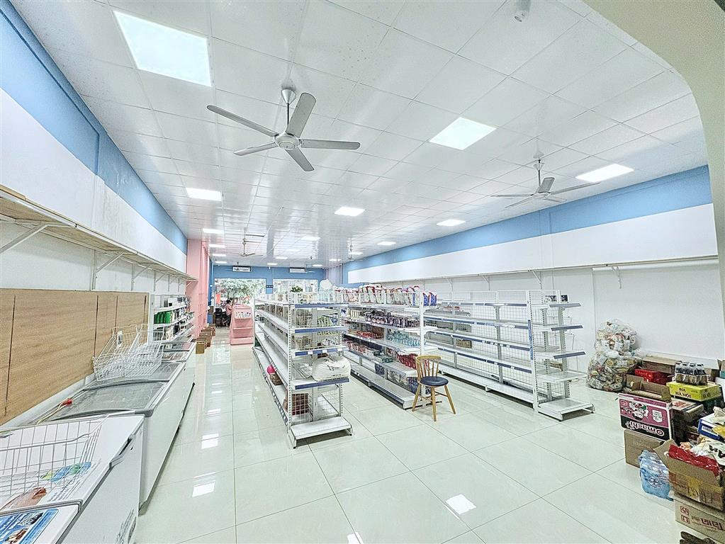 CẦN CHO THUÊ MẶT BẰNG RỘNG gần 400m2 NGAY TRUNG TÂM PHỐ KIỂU - QUỐC LỘ 45 NƠI KINH DOANH
