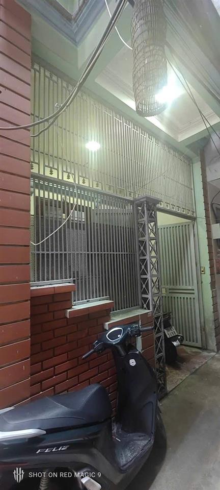 CHÍNH CHỦ CHO THUÊ NHÀ NGUYÊN CĂN 3 tầng, gồm 4 phòng ngủ – KHU VỰC CHỢ ĐỒNG TÂM, HAI BÀ