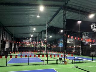SANG NHƯỢNG CỤM SÂN PICKLEBALL 7 SÂN SIÊU ĐẸP Địa chỉ: P. Phúc Lợi, TP Hà Nội Sân đang