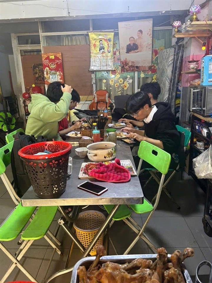 SANG GẤP QUÁN CƠM HƠN 10 NĂM KHÁCH QUEN ĐÔNG - TẶNG KÈM 4 PHÒNG TRỌ THU NHẬP SẴN