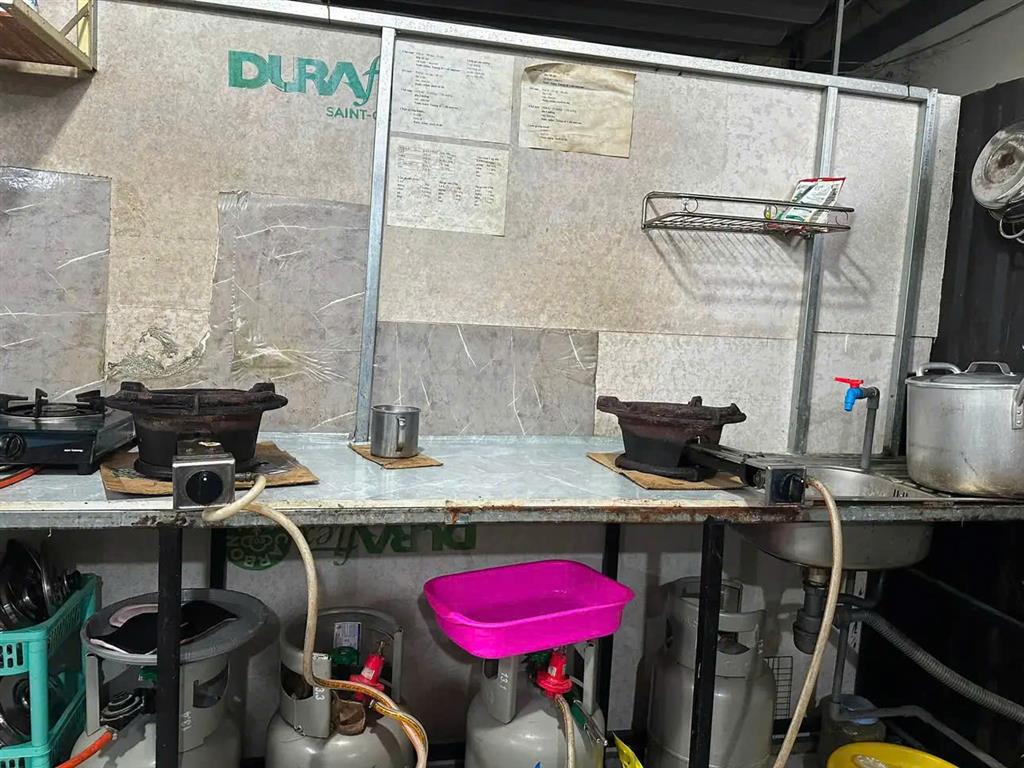 Sang nhượng quán Lẩu Gà Lá É - vị trí đẹp, khách quen ổn định Địa chỉ: 106A, Đường sô 2,