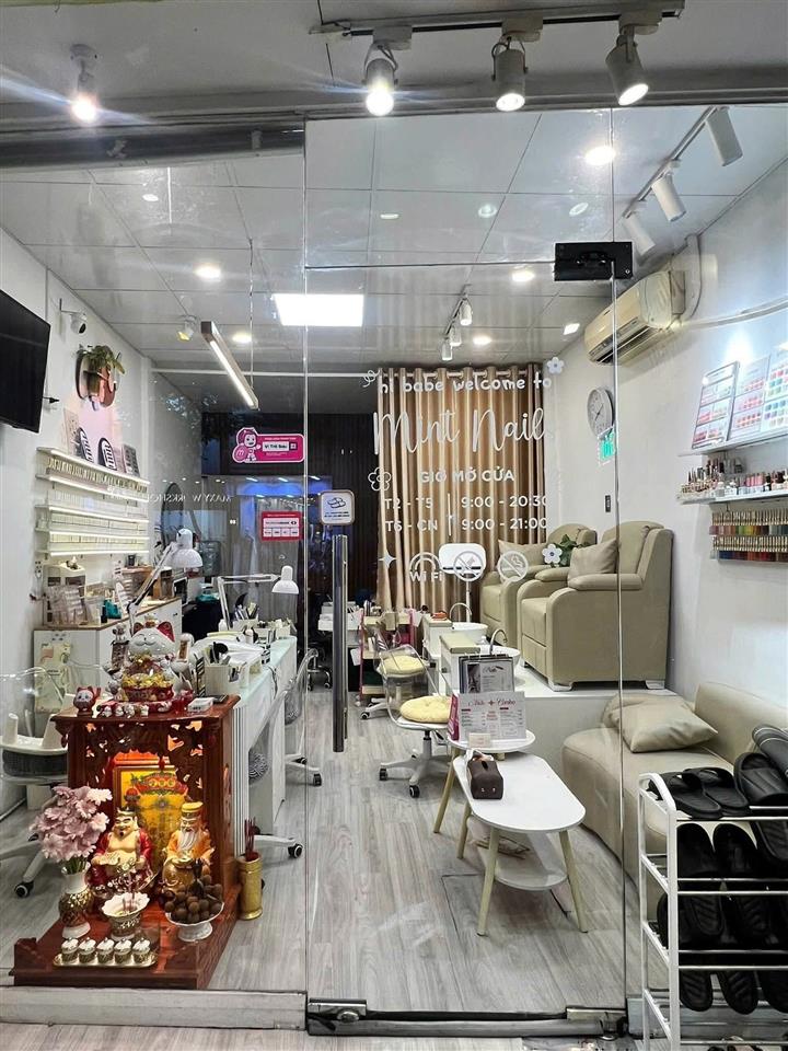 SANG NHƯỢNG MINT NAILS – MẶT TIỀN LÊ VĂN SỸ, PHÚ NHUẬN   Decor sạch đẹp, hiện đại – nhận