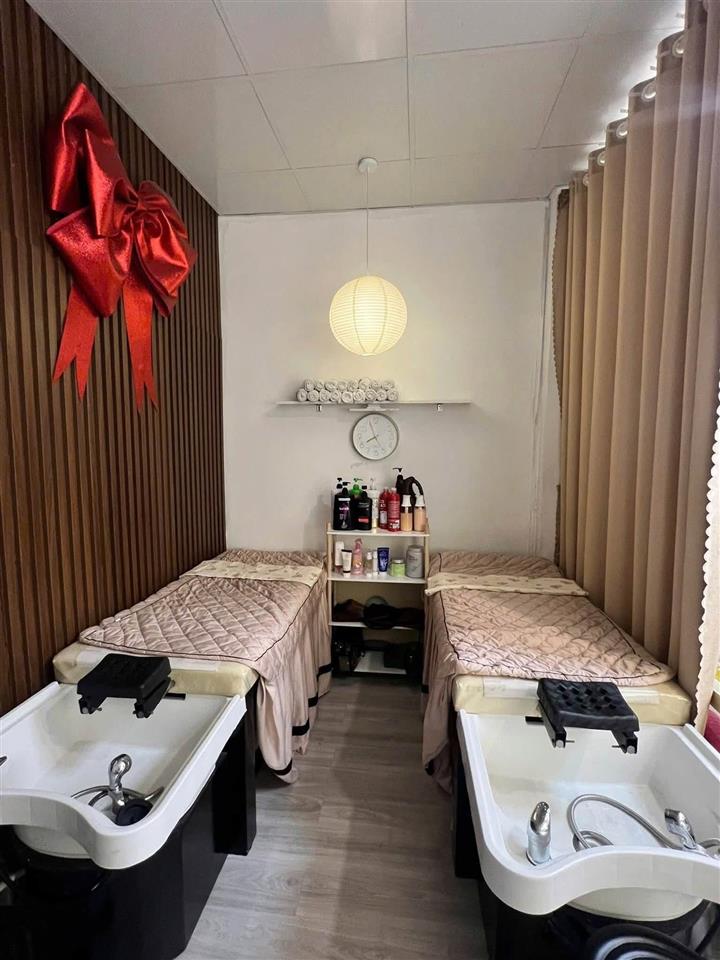 SANG NHƯỢNG MINT NAILS – MẶT TIỀN LÊ VĂN SỸ, PHÚ NHUẬN   Decor sạch đẹp, hiện đại – nhận